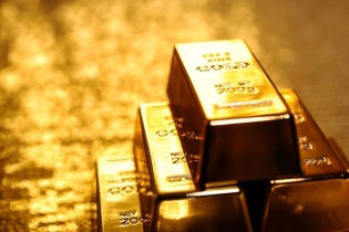 Giá vàng bất ngờ hồi phục, giới chuyên gia nhận định khó có thể "bay cao" trở lại