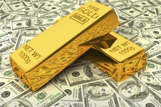 Vàng bật tăng lên 2.047 USD/ounce, xác lập đỉnh mới năm 2023