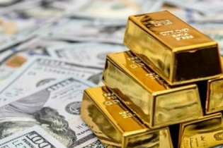 Vàng áp sát cột mốc 2.000 USD/ounce