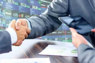 Tăng cường giám sát nghĩa vụ công bố thông tin của người có liên quan
