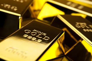Thêm động lực sau cuộc họp Fed, giá vàng vượt 2.040 USD/ounce