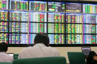 Sắp lùi hạn chót áp dụng mô hình CCP, mở đường cho các “ngoại lệ” huỷ niêm yết?