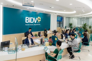 Cổ phiếu ngân hàng đua nhau bứt phá, VN-Index vượt 1.180 điểm