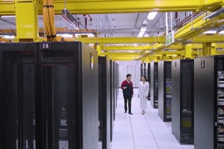 FPT Telecom: Cổ phiếu tăng 48% từ đầu năm, sắp đầu tư lớn thêm trung tâm dữ liệu