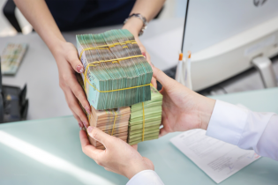 HSBC dự báo lạm phát vượt trần 4,5% trong quý II, không kỳ vọng NHNN tăng lãi suất