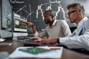 Tuần đầu gỡ vướng pre-funding: Nhiều điểm sáng dù khối ngoại chưa dứt bán ròng