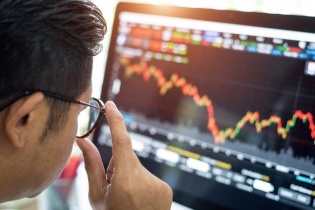 Sắc đỏ lại thắng thế, chứng khoán Việt giảm phiên thứ ba liên tiếp