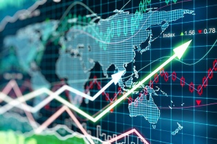VN-Index tiến sát mốc 1.300 điểm, cổ phiếu khoáng sản tăng trần trở lại