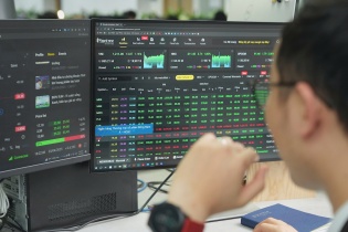 Công ty chứng khoán "không môi giới" đồng hành cùng nhà đầu tư ra sao?