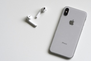 Việc bảo vệ môi trường giúp Apple kiếm tiền như thế nào?