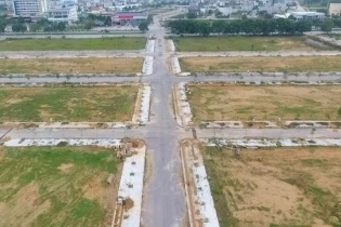 Đấu giá đất Sóc Sơn có người trả 30 tỷ đồng/m2; Bộ Tài chính đề xuất đánh thuế mua bán nhà, đất theo thời gian sở hữu