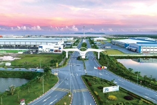 Tập đoàn Hà Lan muốn rót 1 tỷ euro vào bất động sản Việt Nam; Bất động sản khu công nghiệp hưởng “trái ngọt”