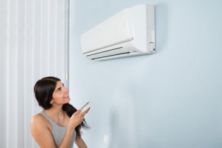 Nắng nóng kéo dài, dùng điều hòa ra sao để không dính cảnh "tiền mất tật mang"?