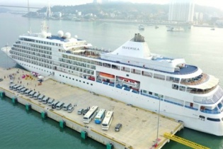 Trên 85 vạn lượt du khách đến Quảng Ninh dịp Tết Kỷ Hợi 2019