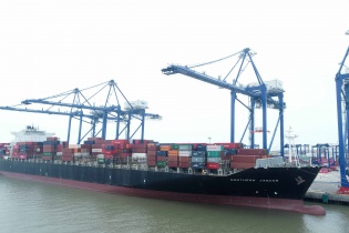 Cảng container Quốc tế Hải Phòng đón chuyến tàu đầu tiên trên hải trình xuyên Thái Bình Dương