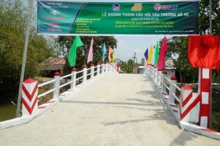 Nhựa Tiền Phong khánh thành “cầu nối yêu thương” số 48 tại huyện Cái Bè, tỉnh Tiền Giang