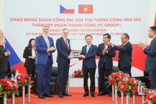 Thủ tướng Séc thăm nhà máy sản xuất, lắp ráp ô tô Škoda tại Quảng Ninh