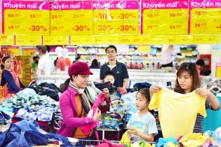Các siêu thị chạy đua khuyến mãi dịp nghỉ lễ 30/4 và 1/5