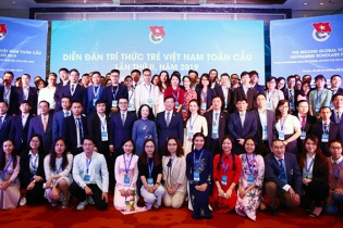 Trí thức trẻ đóng góp ý kiến ứng dụng công nghệ trong nền kinh tế số tại Việt Nam