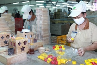 Tất nập đơn hàng, xuất khẩu gỗ mang về hơn 8,1 tỷ USD  