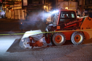 Hạn chế bụi trong không khí, Hà Nội thí điểm máy hút bụi khi sửa đường