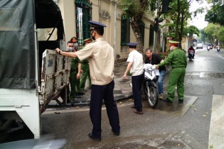 Hà Nội sẽ kiểm tra, xử phạt những người ra đường không có việc cần thiết