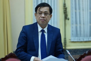 Không được đưa người đi săn thú dữ, cá sấu, cá mập ở nước ngoài