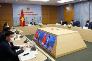 Chủ tịch Quốc hội Vương Đình Huệ hội đàm với Chủ tịch Nhân Đại Trung Quốc