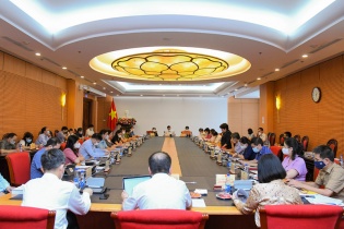 Sửa Luật Thi đua, khen thưởng: Chú trọng khen thưởng người trực tiếp lao động, sản xuất