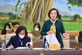 Nâng lương giáo viên còn "chờ chuyển động của nền kinh tế"