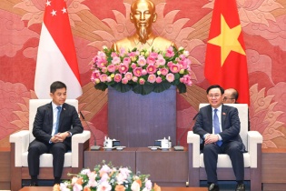Việt Nam luôn coi trọng quan hệ đối tác chiến lược với Singapore