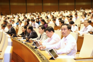 Quốc hội đồng ý đầu tư ba dự án đường bộ cao tốc mới
