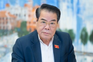 Đăng kiểm ùn ứ, đòi nợ thuê núp bóng khiến cử tri lo lắng
