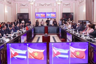 Chủ tịch Quốc hội Vương Đình Huệ hội đàm với Chủ tịch Quốc hội Cuba