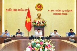 Kỳ họp thứ năm, Quốc hội họp trực tiếp, bảo đảm điều kiện họp về nhân sự