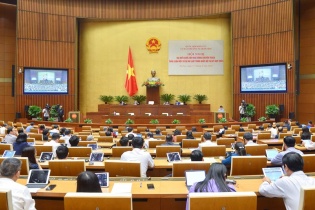 Đại biểu chuyên trách thảo luận 9 dự án luật Quốc hội sắp thông qua  
