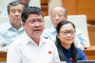 Đại biểu chất vấn, tranh luận với Phó thủ tướng về cơ hội của công nghiệp bán dẫn