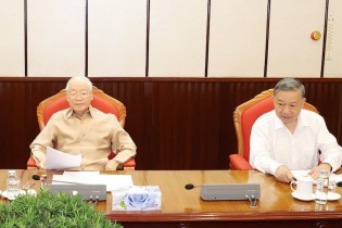 Tổng Bí thư Nguyễn Phú Trọng chủ trì cuộc họp lãnh đạo chủ chốt
