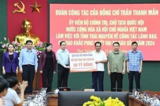 Chủ tịch Quốc hội trao 30 tỷ đồng hỗ trợ khắc phục hậu quả bão lũ tại Thái Nguyên