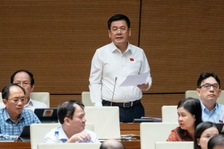 Bộ trưởng Bộ Công thương “chia lửa” trả lời về trách nhiệm quản lý thuốc lá điện tử