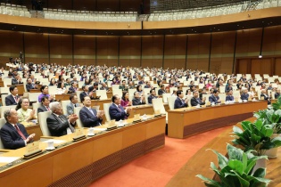 Vietnam Airlines tiếp tục được Quốc hội gỡ khó