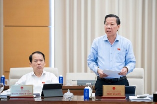 Mục tiêu tăng trưởng đang chịu nhiều sức ép