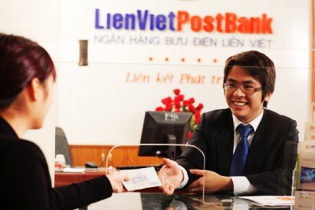Ngân hàng bị tạm dừng mở rộng mạng lưới vì nợ xấu