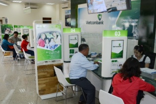 Vietcombank giảm lãi suất cho vay ngắn hạn xuống còn 5-6%/năm