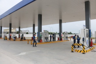 Vietcombank bắt tay IQ9 (Nhật Bản) ra mắt thẻ trả trước xăng dầu