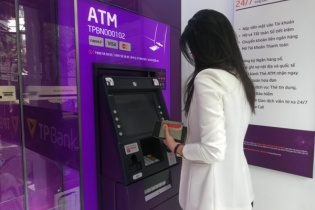 Sớm chuyển đổi sang thẻ chip để không mất tiền khi sử dụng thẻ ATM