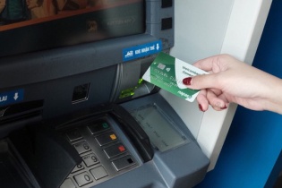 Phí chuyển tiền nhanh liên ngân hàng sẽ giảm ít nhất 1.300 đồng/giao dịch