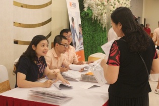 Ngân hàng tiếp sức doanh nghiệp hậu Covid - 19