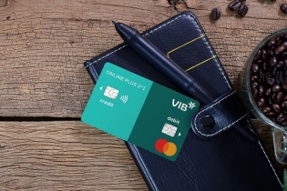 Người dùng hưởng ứng dòng thẻ tích hợp đầu tiên tại Đông Nam Á 