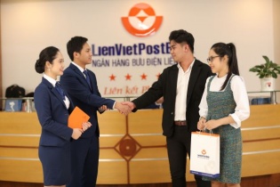  LienVietPostBank chốt danh sách trả cổ tức 12% bằng cổ phiếu